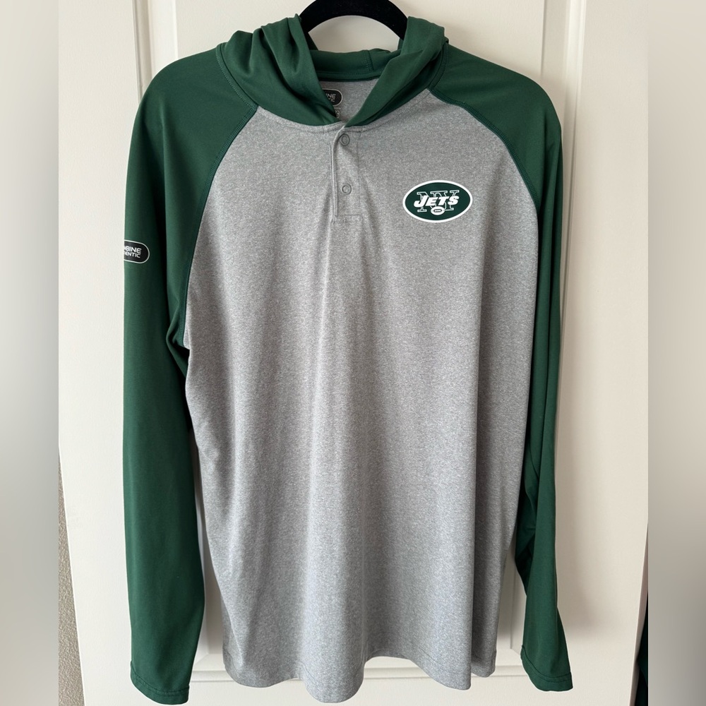 Under Armour hoodie/ long sleeves in size L, excellent condition